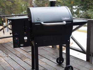 Camp Chef SmokePro DLX Pellet Grill