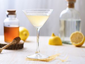 Bee's Knees Cocktail