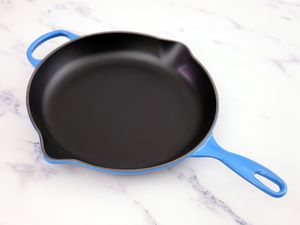 Le Creuset Signature Skillet