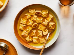 Cappelletti: "Little Hats" of Filled Pasta