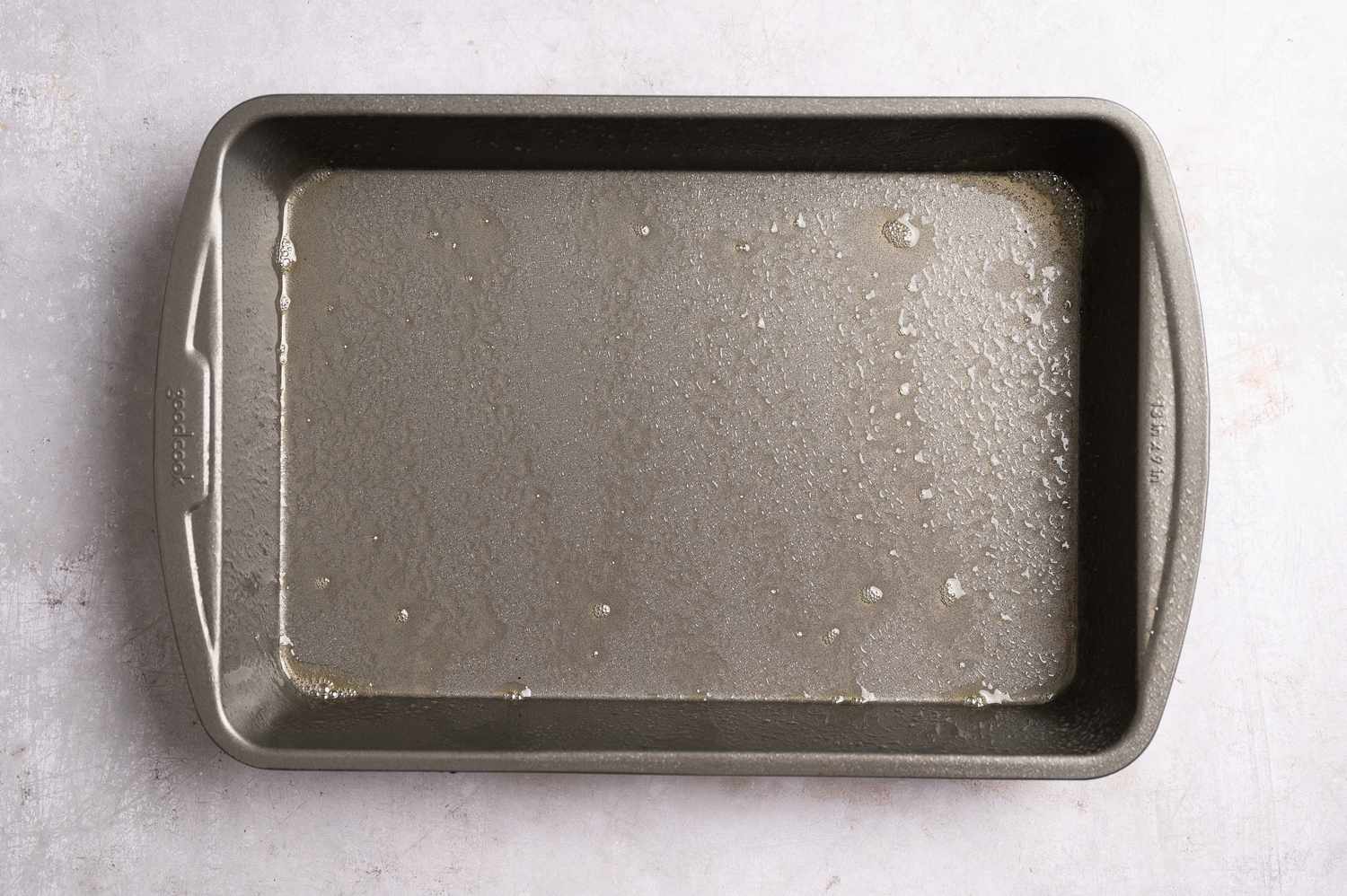 A grease 13 x 9 inch baking dish