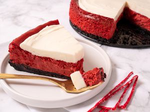 Copycat Cheesecake Factory Red Velvet Cheesecake