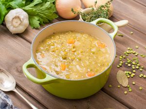 Vegetarian split pea soup