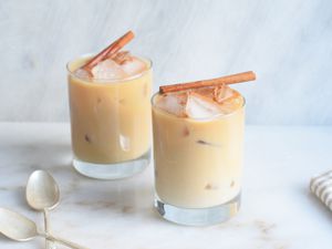 dirty iced chai latte