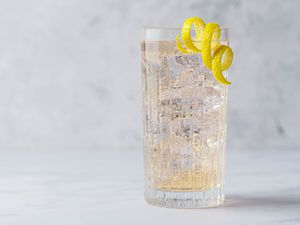 Elderflower Cocktail Recipe With Champagne