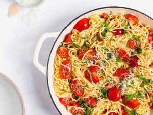 Fresh Tomato Pasta With Basil