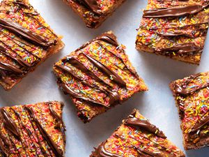 Funfetti Cake Bars With Chocolate Glaze