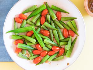 Garlic sauteed okra