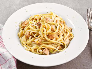 salmon spaghetti carbonara recipe