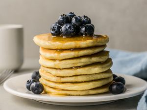 Light and Fluffy Vegan Pancakes