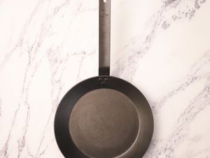 Lodge Seasoned Carbon Steel Skillet