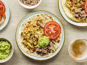 Machaca con huevo recipe