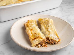 Beef-Filled Cannelloni (Manicotti) in Bechamel Sauce