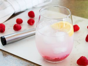 Raspberry Vodka Lemonade Cocktail