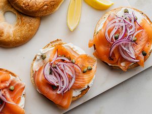 Open-faced smoked salmon bagel recipe