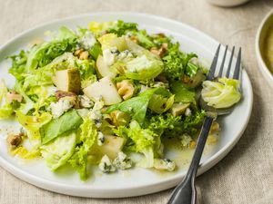 Pear and greens salad