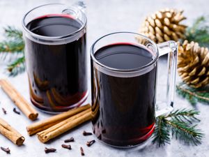 Polish hot mulled wine recipe