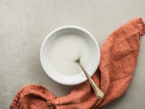 Mix rice flour with water