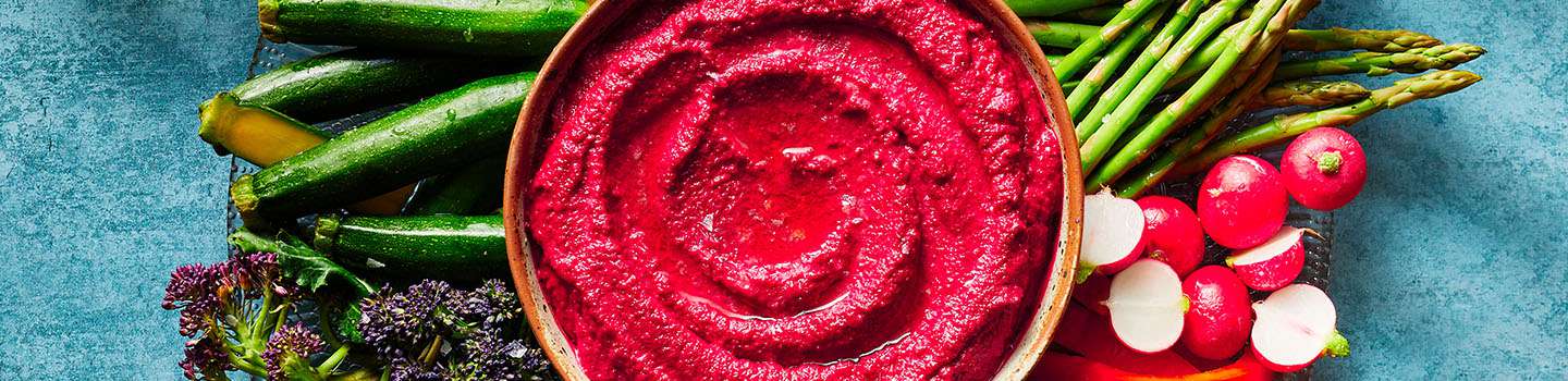 Beet Hummus With Fresh Veggies