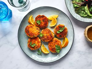 Panko-Crusted Salmon Cakes recipe