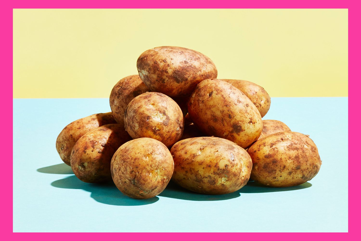 A pile of russet potatoes