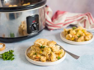 Slow cooker chicken or turkey pie